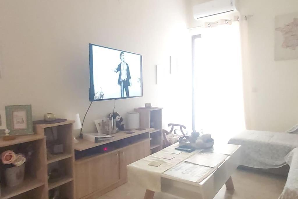Theano'S Cozy & Quiet Lux Central Flat - Wifi & Full Amenities Patras Exterior foto
